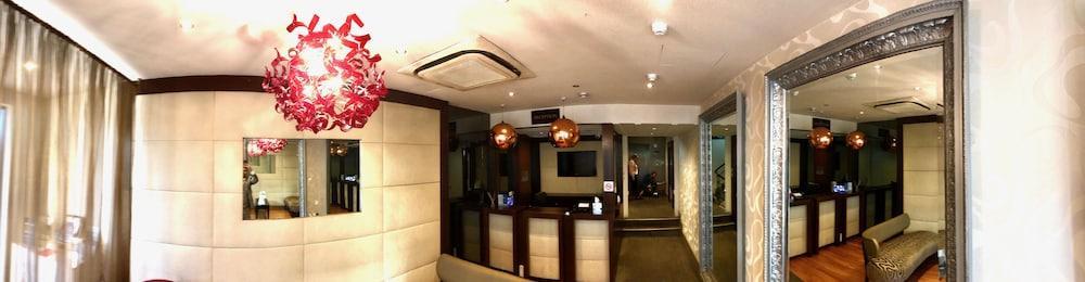 Maitrise Suites Apartment Hotel Ealing - Londra Esterno foto