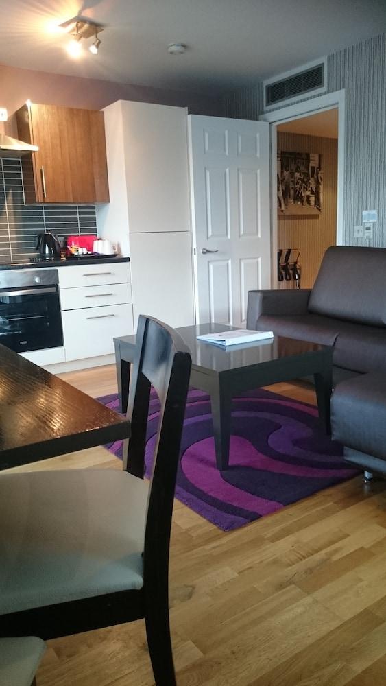 Maitrise Suites Apartment Hotel Ealing - Londra Esterno foto