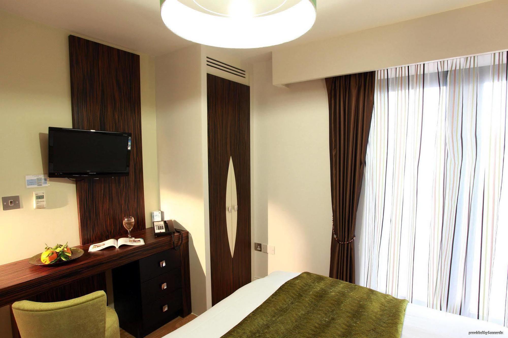 Maitrise Suites Apartment Hotel Ealing - Londra Esterno foto
